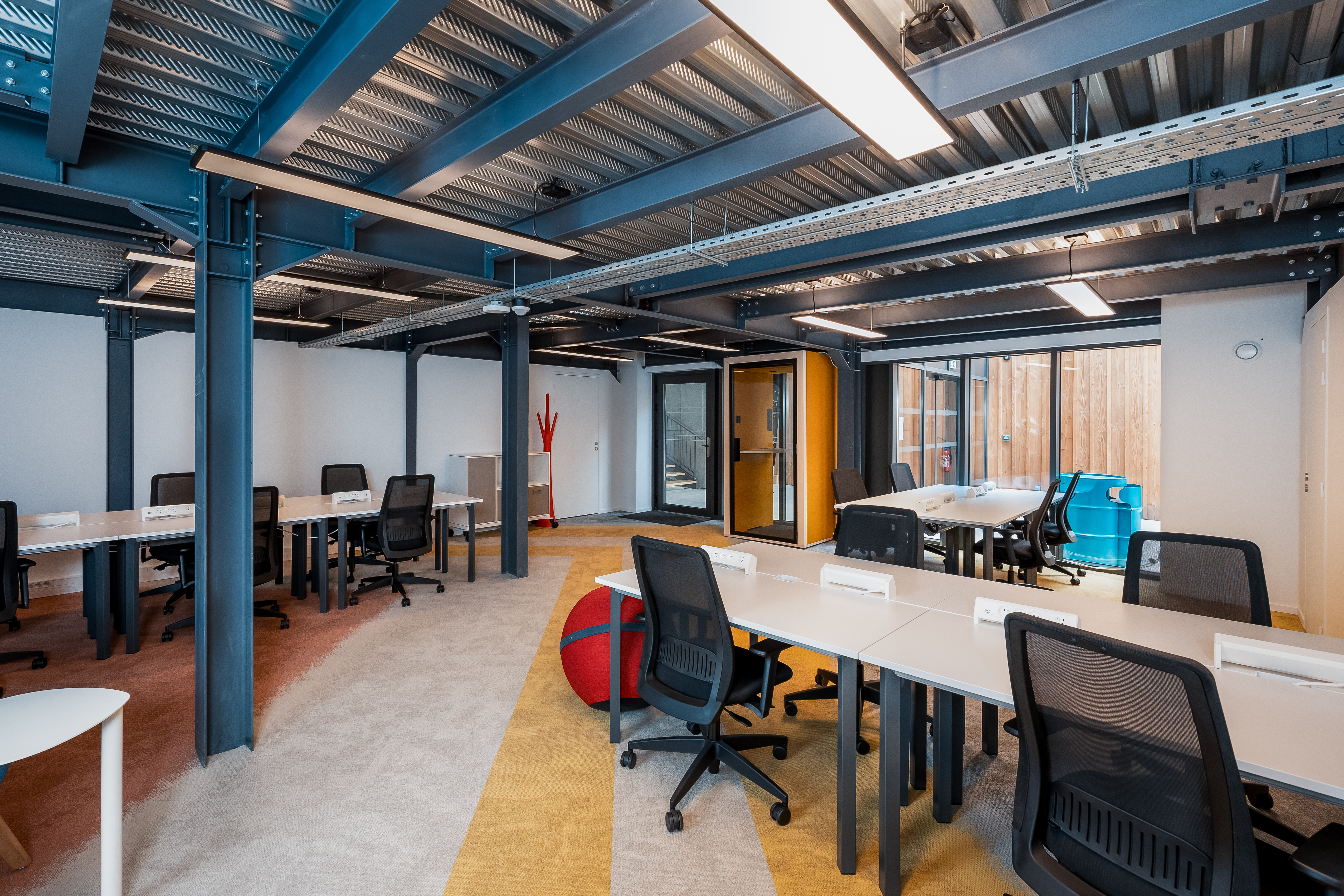 Bureaux opérés 102